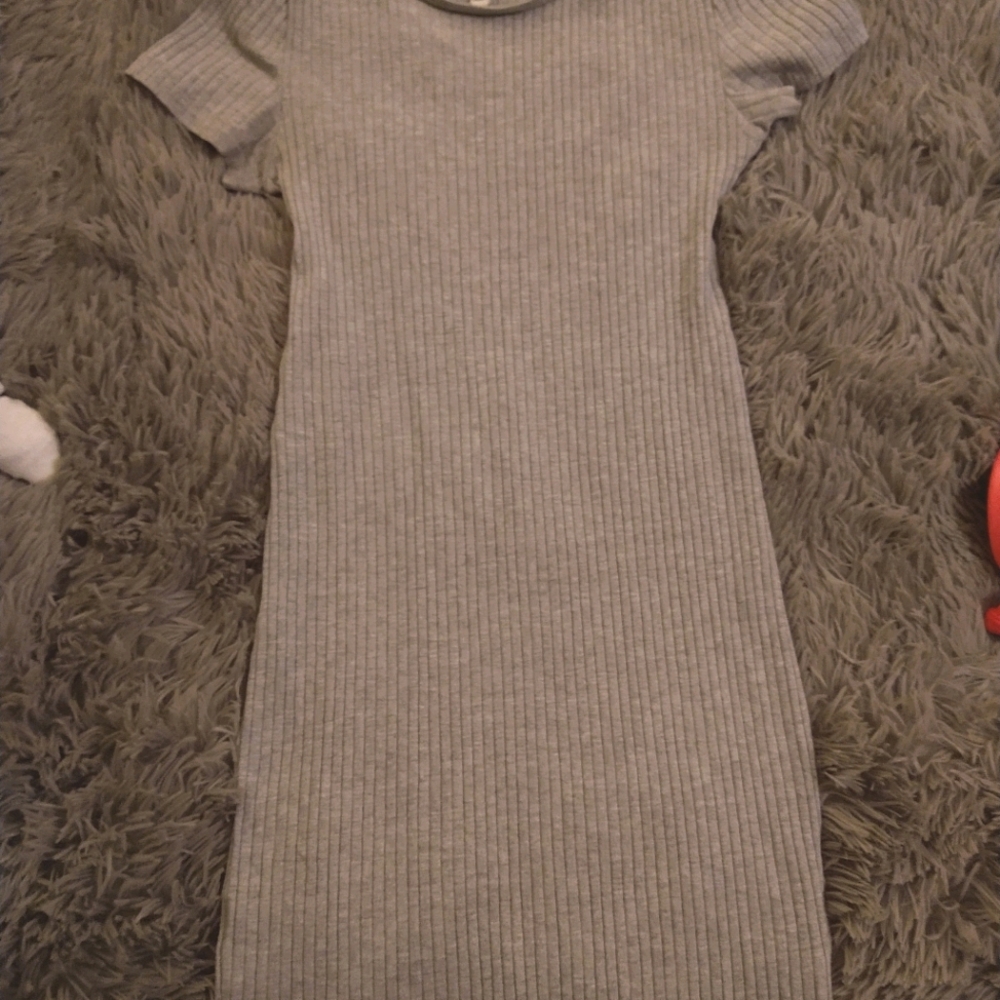 Dress - Picture 3 of 3